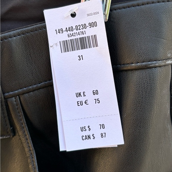 Abercrombie & Fitch Black Vegan Leather The Dad Short High Rise  Size 12 - Picture 3 of 7